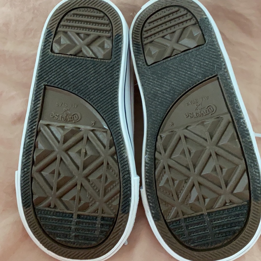Converse - Picture 2 of 5